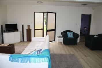 324B Sylvia Road, Whangamata