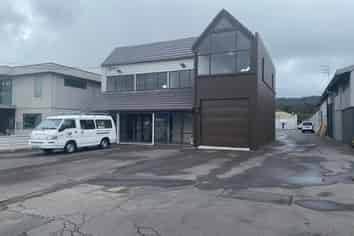 INDUSTRIAL OFFICE/WAREHOUSE