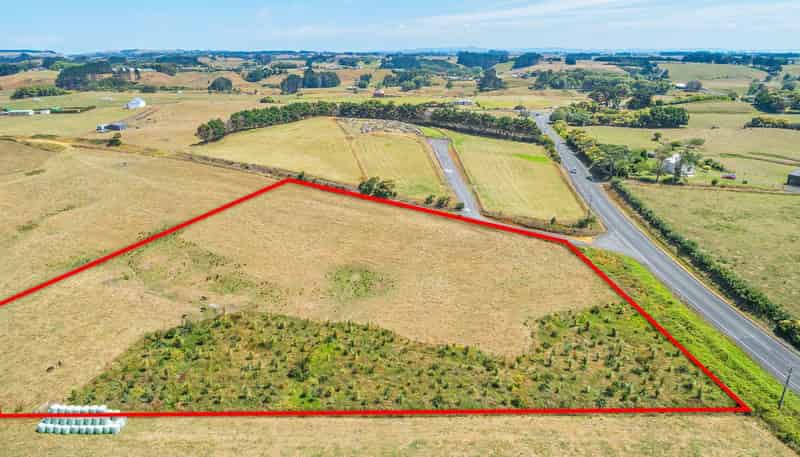 Lot 18 Awhitu Road, Pollok