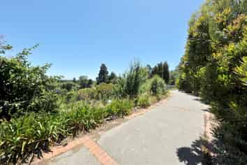 341/341A Centaurus Road, Hillsborough