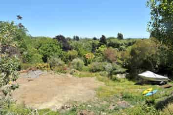 341/341A Centaurus Road, Hillsborough