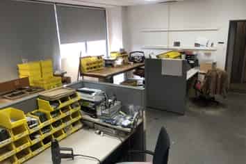 Road Front, free-standing Industrial