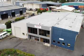 Road Front, free-standing Industrial