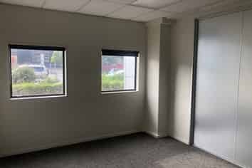 Road Front, free-standing Industrial