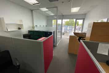 Tidy East Auckland Office - Available Now!