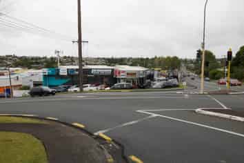 OUTSTANDING CORNER EXPOSURE