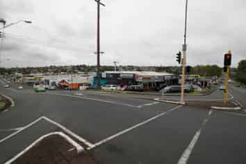 OUTSTANDING CORNER EXPOSURE