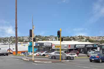 OUTSTANDING CORNER EXPOSURE