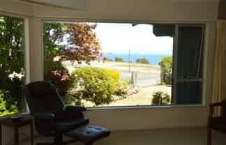 24 Taharepa, Hilltop