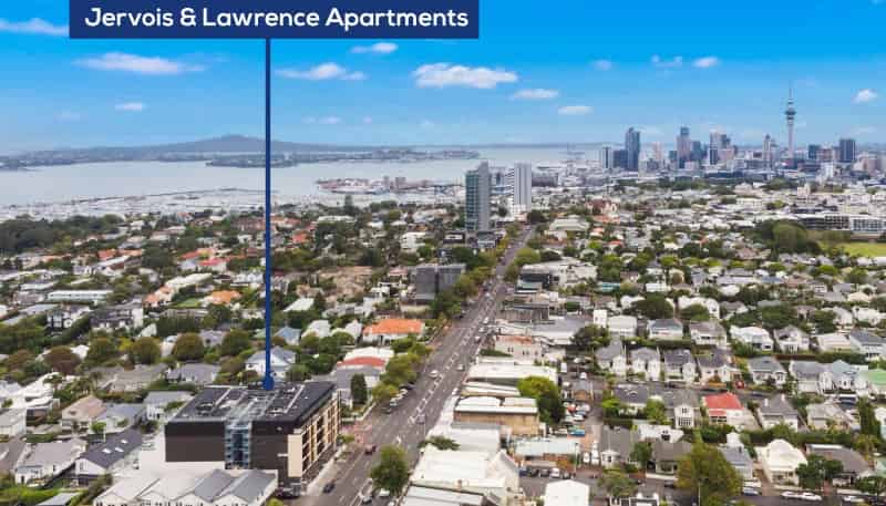 Corner Uni/165-167 Jervois Road, Herne Bay