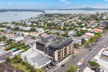 High profile corner commercials