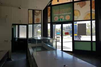 Popular corner site at the Manukau Bus Station