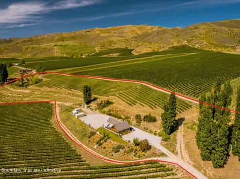 212 Cairnmuir Road, Bannockburn