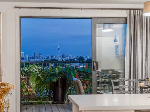 43/241 Hinemoa, Birkenhead