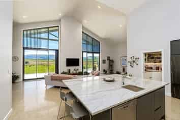 211 McArthur Road, Alexandra