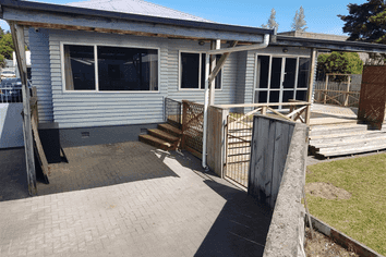 11 Russell Road, Fairy Springs