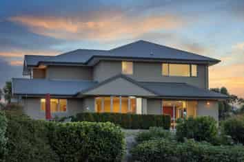 2 Kanuka Place, Robinsons Bay