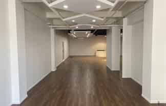 WELL PRESENTED BROADWAY RETAIL