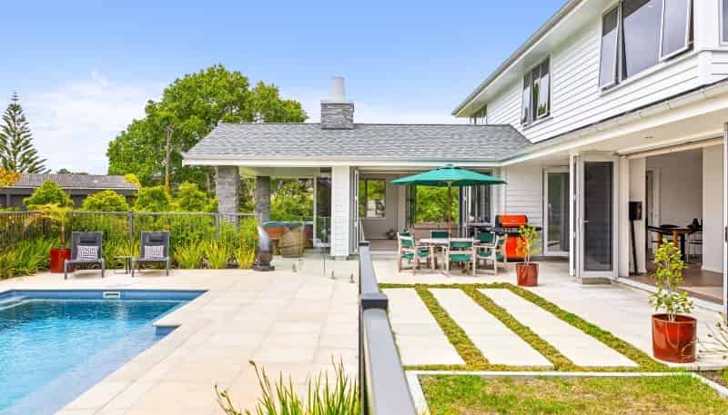 123 Three Oaks Drive, 