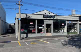 Charming Character on Carlyle