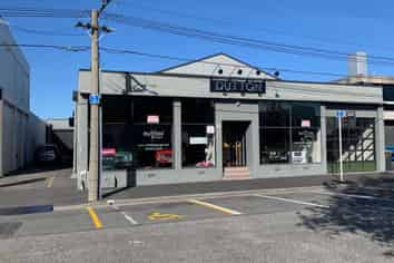 Charming Character on Carlyle