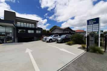 JOIN A BUSY HEALTH SERVICES HUB