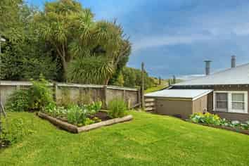 2 School Road, Tiniroto