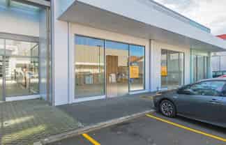 Top end retail last space left