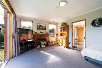 7 Iona Street, Lawrence