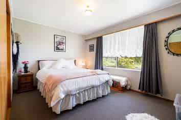 7 Iona Street, Lawrence