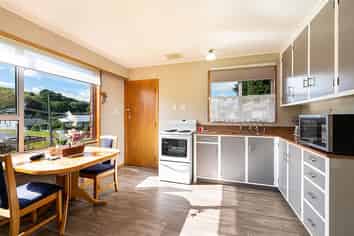 7 Iona Street, Lawrence