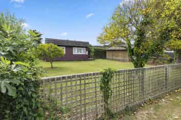 17A Charles Road, Hannahs Bay