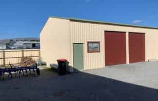 Fully self contained unit - 108m2