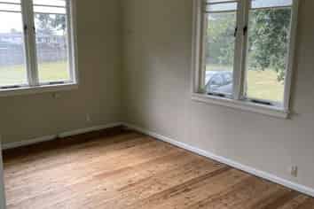 Stand-alone house available for commercial lease 