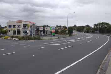 BEST CONVENIENCE FOODIE PREMISES ON THE SHORE