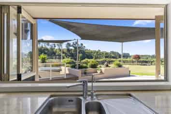 19R Waioroi Place, Oropi