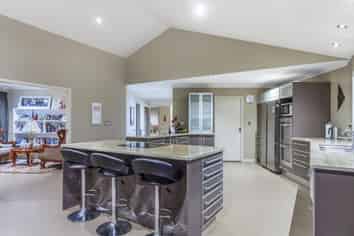 19R Waioroi Place, Oropi