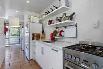 8/6 Opoia Road, Hamilton East