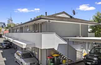 8/6 Opoia Road, Hamilton East
