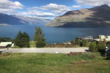 133 Wynyard Crescent, Fernhill/Sunshine Bay