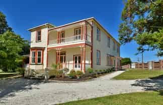 14 Nelson Street, Helensville