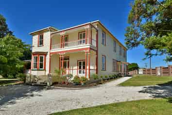 14 Nelson Street, Helensville