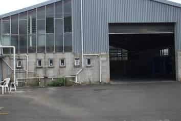 FANTASTIC ROSEBANK ROAD WAREHOUSE