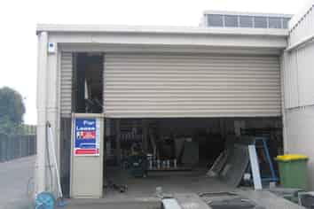 FANTASTIC ROSEBANK ROAD WAREHOUSE