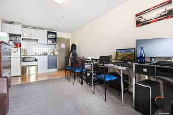 3K/17 Crown Lynn Place, New Lynn