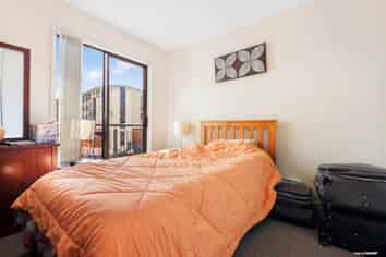 3K/17 Crown Lynn Place, New Lynn