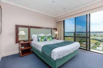 9-17 Byron Avenue, Takapuna