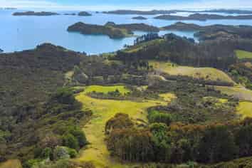 250 Paroa Bay Road, Russell