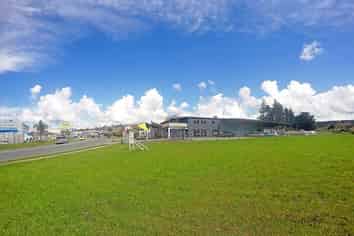 2x 800 sqm Tilt Slab Warehouses- completion September 2021