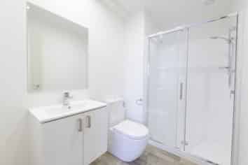 2/378 Worcester Street, Linwood